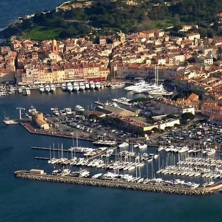 Modern - Les Pieds Dans L'eau - Saint-tropez 4 Apartment Cogolin